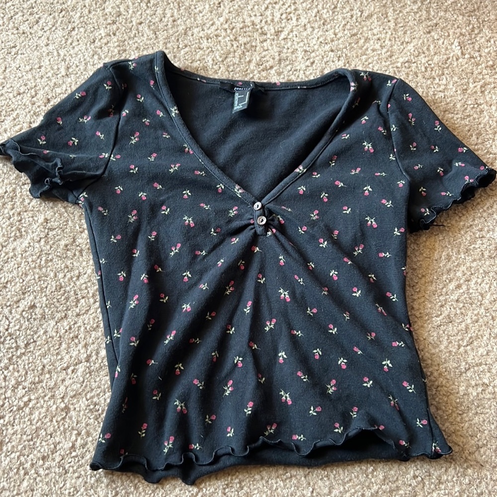 Forever 21 Cropped Rose Tee